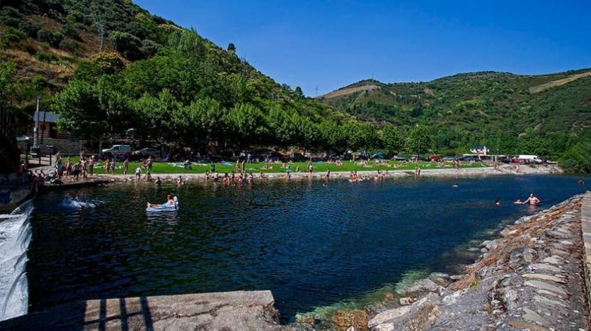 Hostal Cruce Вільяфранка-дель-Б'єрсо Екстер'єр фото