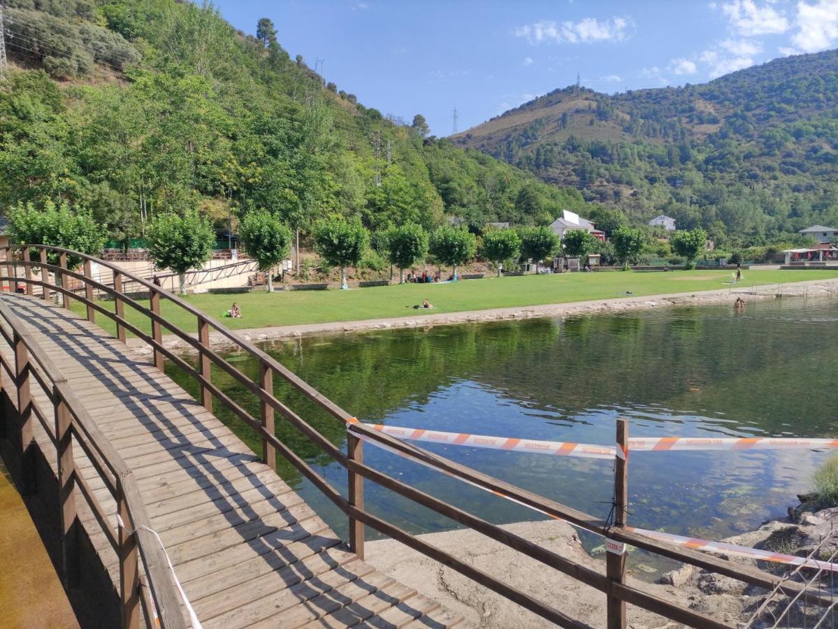 Hostal Cruce Вільяфранка-дель-Б'єрсо Екстер'єр фото
