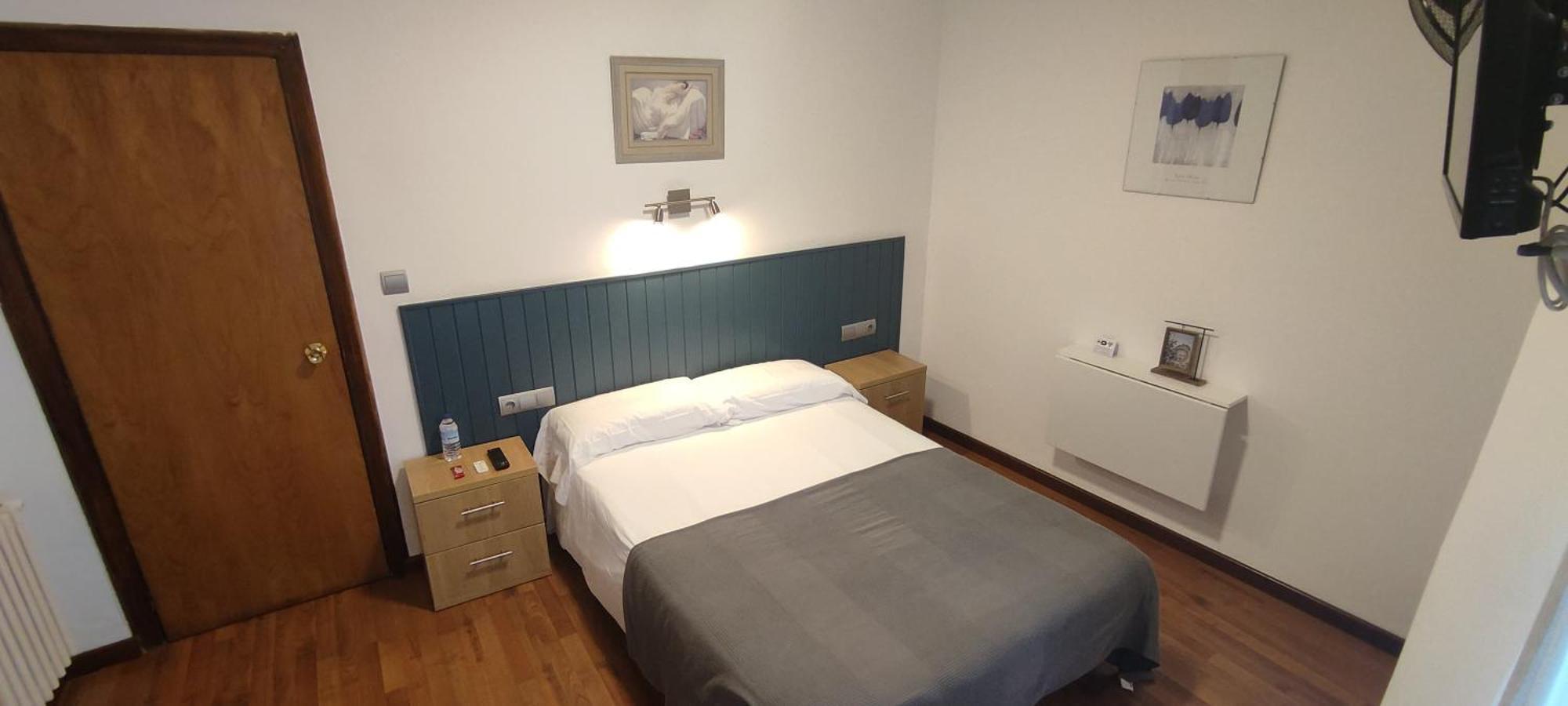 Hostal Cruce Вільяфранка-дель-Б'єрсо Екстер'єр фото