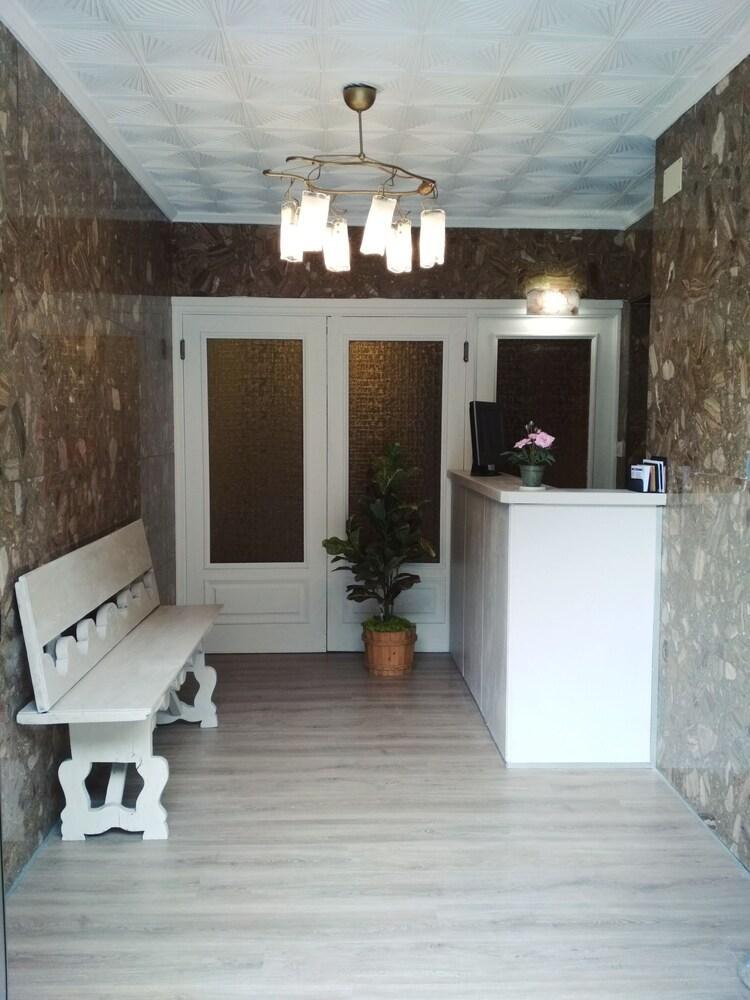 Hostal Cruce Вільяфранка-дель-Б'єрсо Екстер'єр фото